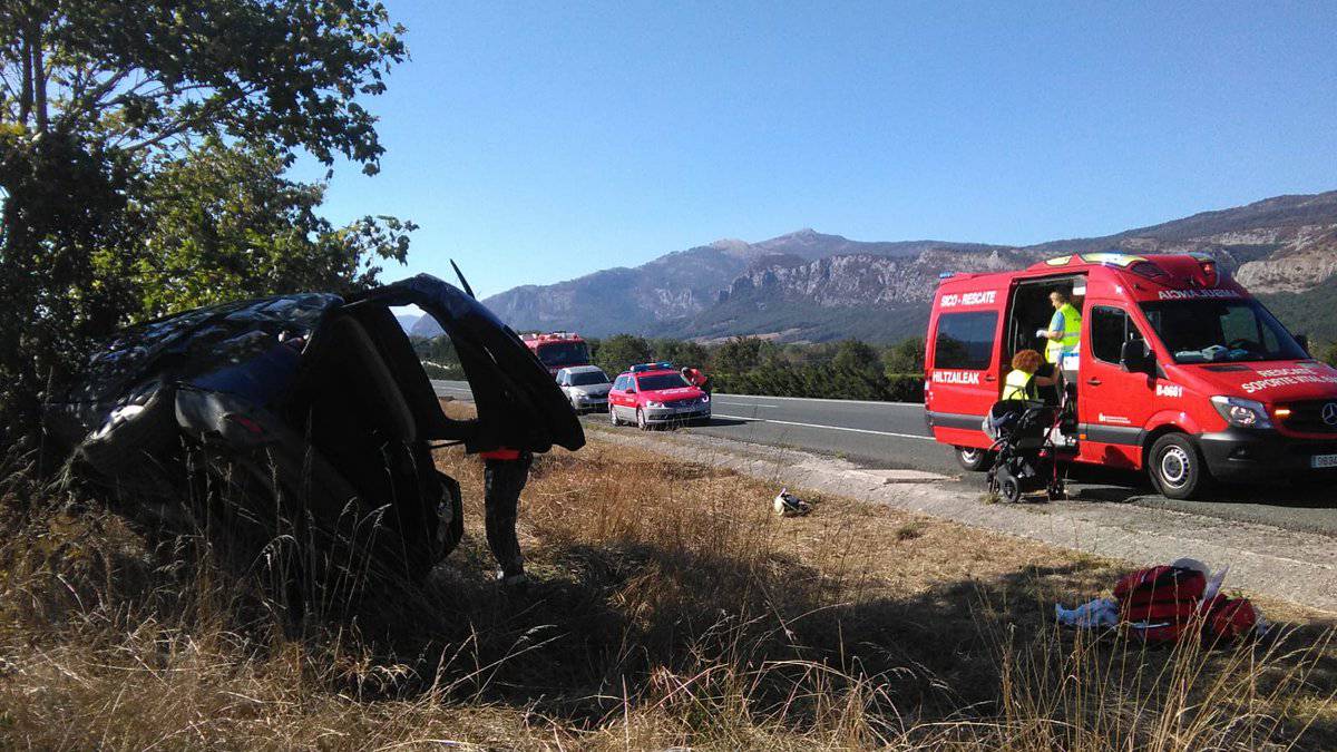Bost zauritu autobian izandako istripuan