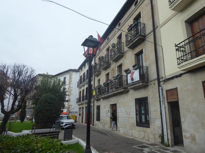 Udala administrari laguntzaile bila