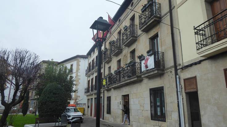 Udala administrari laguntzaile bila