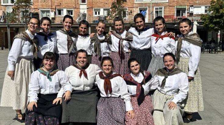 Liburu aurkezpenak, batzarrak, antzezlanak, txapelketak, tallerrak, dantza jailadiak eta zinema