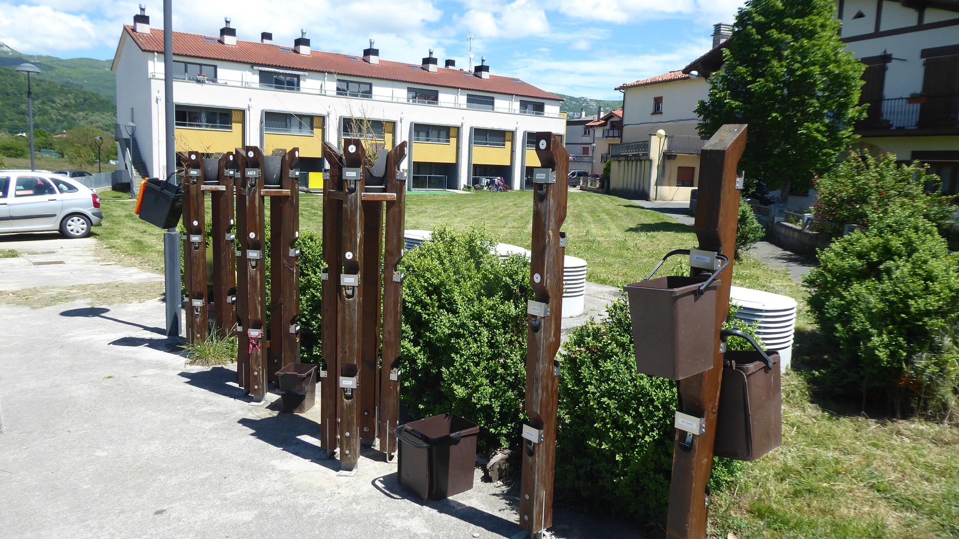 Babes ofizialeko etxeak egiteko asmoa