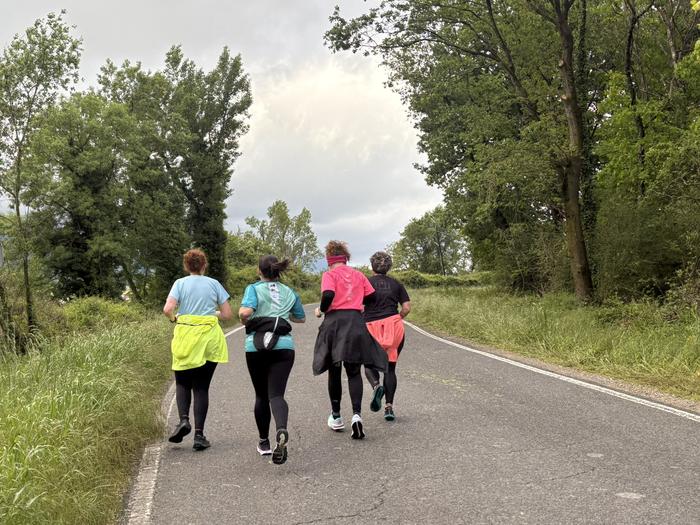 Sakandarrak Emakumeendako Sakanako Atletismo Eskolara animatu dituzte