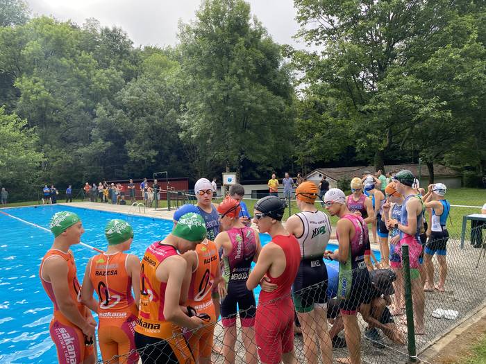 Mank-ek triatloia sustatzen jarraitzeko apustuari eusten dio