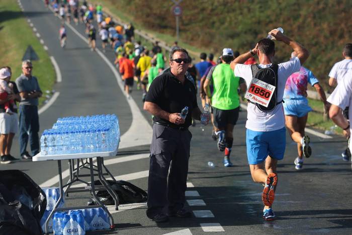 Sakandarrak Donibane Lohitzune-Hondarribia maratoi erdian