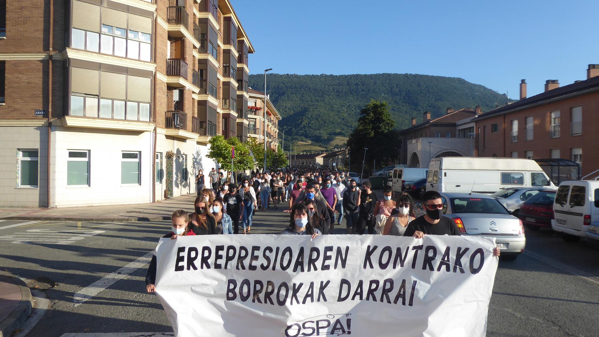 Ospa Egunaren deialdiak zer esana eman du