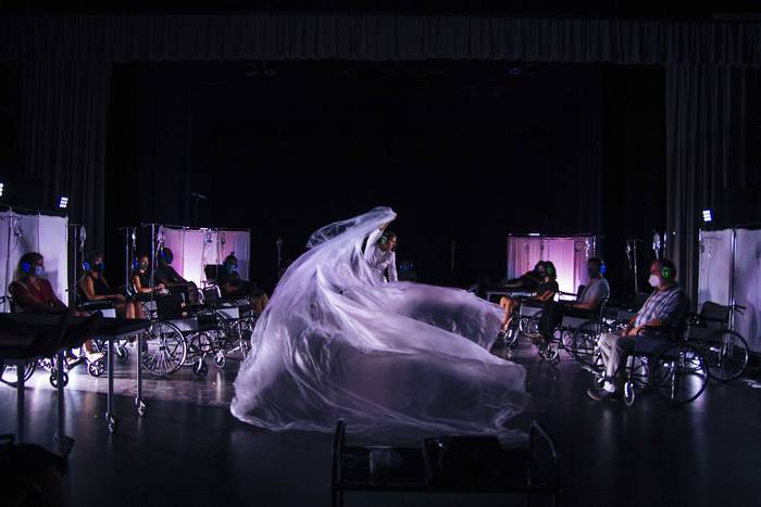 Hortzmuga teatroren Memoria eraikiz. Flores en el asfalto antzezlana
