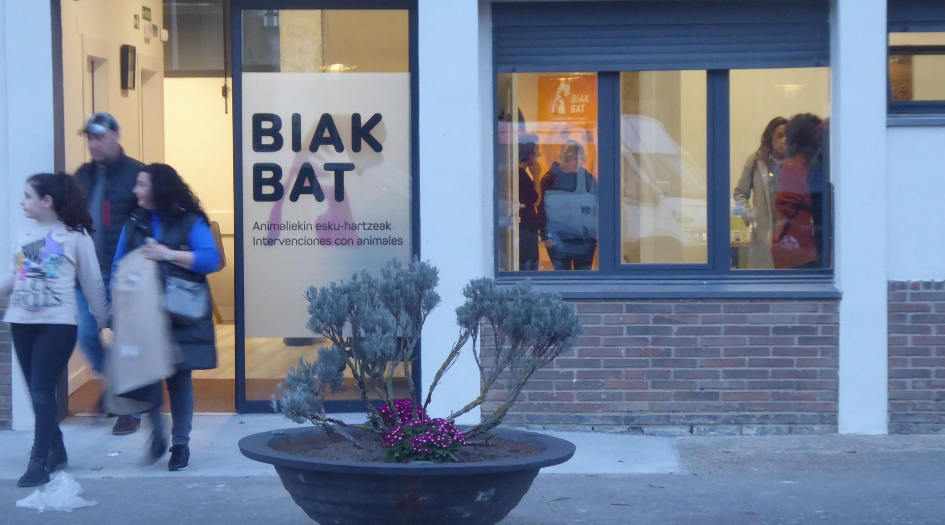 Lacunza Biak Bat beka deialdia egin da