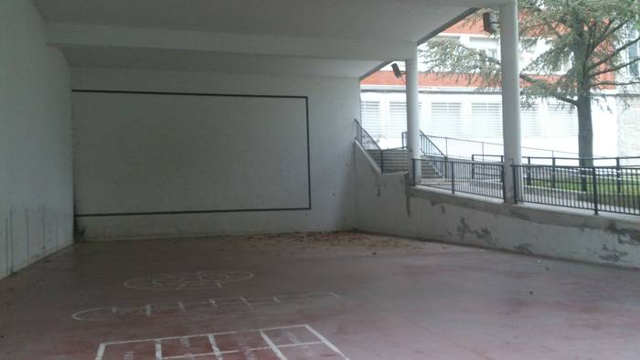 Instalazio fotovoltaikoa jartzeko deialdia egin du udalak