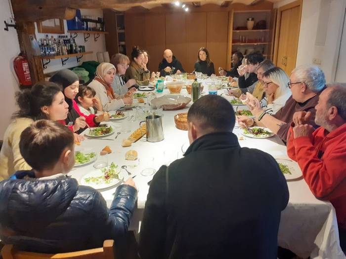 "Boluntario taldeak poztasuna eta jende berria ezagutzeko aukera eman dit"