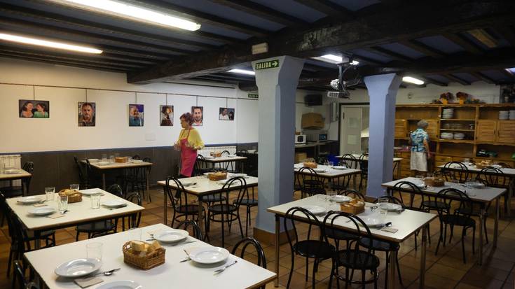 Paris 365 jantoki solidarioarekin elkartasuna