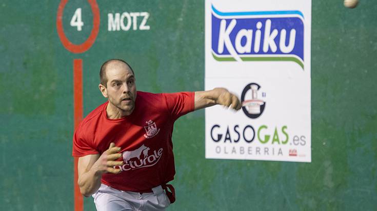 Irurtzunek ezin izan zuen Euskal Herriko txapela lortu