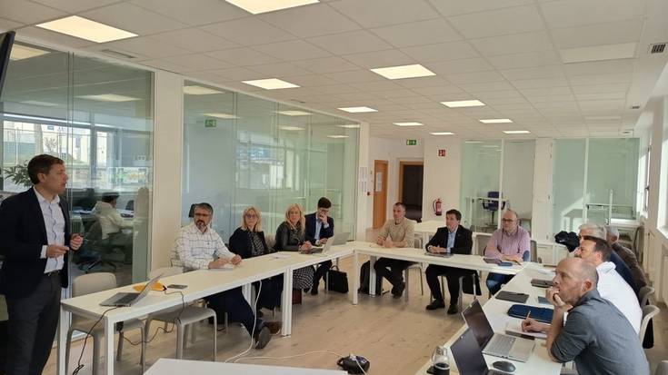 Industriarako ekintza plana zehazten hasi dira