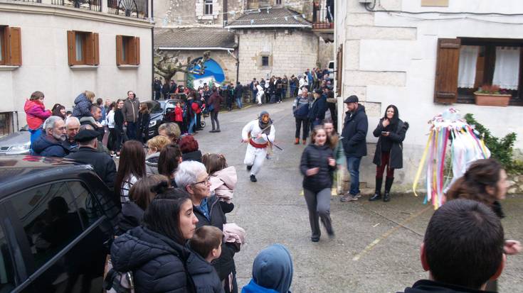 "Astearte ihotean agian inoiz baino jende gehiago etorri da Unanura"