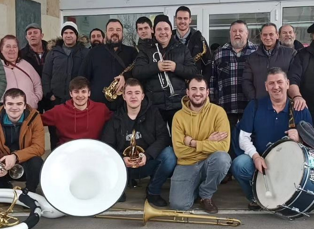 Elkartekideak adinduen egoitzan eta klinikan bisitan