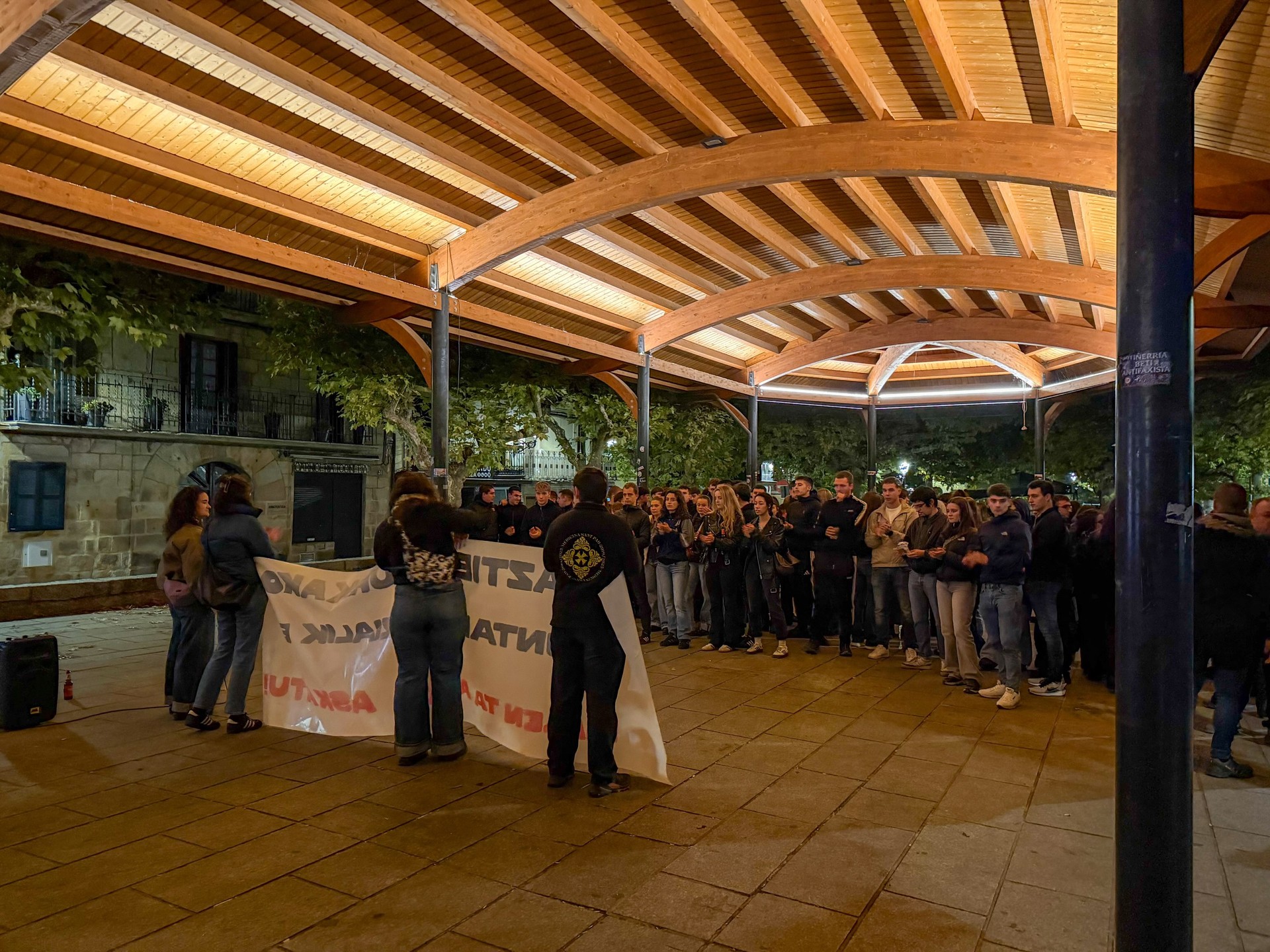 Urbasan ez dute armarik opatu