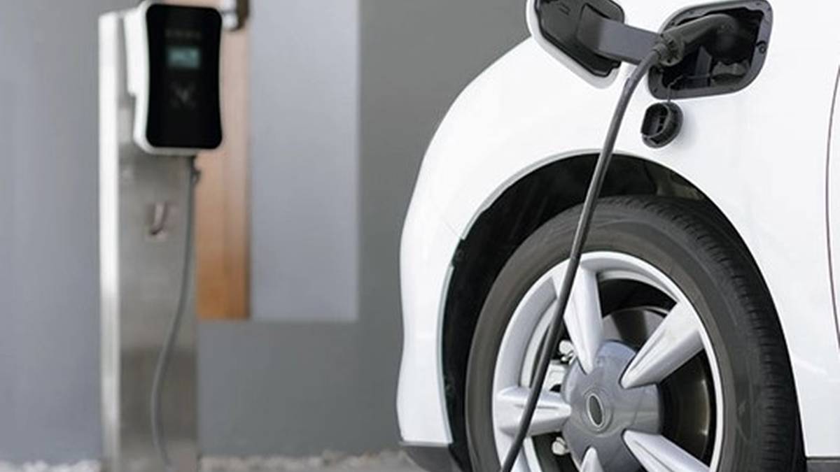 Eguraldia, zozketak, auto elektrikoak, politika eta  gizarte gaiak besteak beste