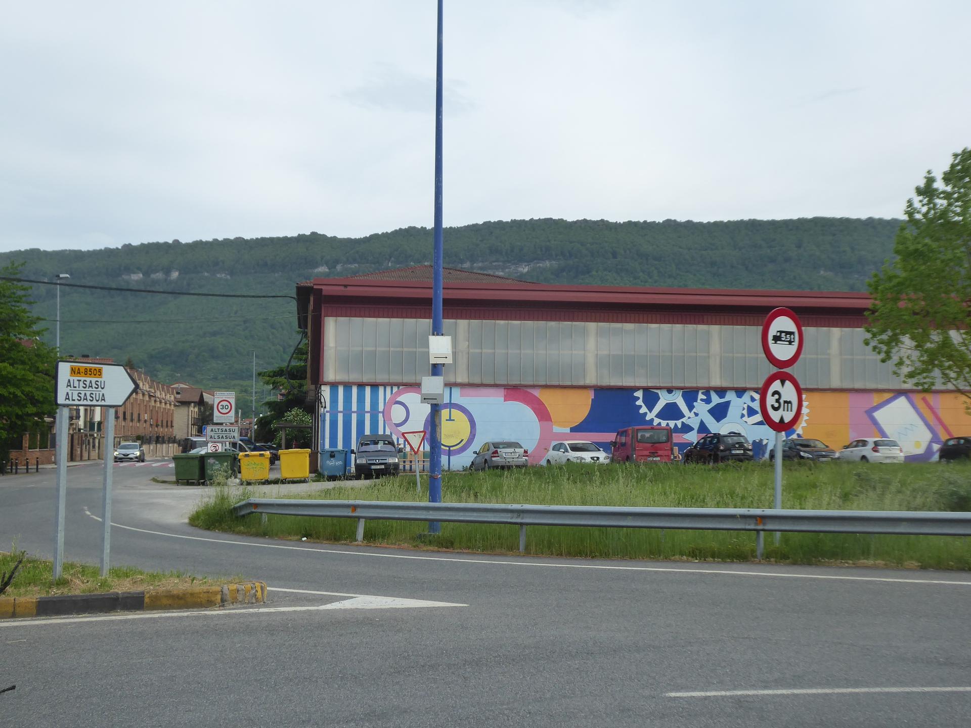 Laugarren aparkalekua, bidean