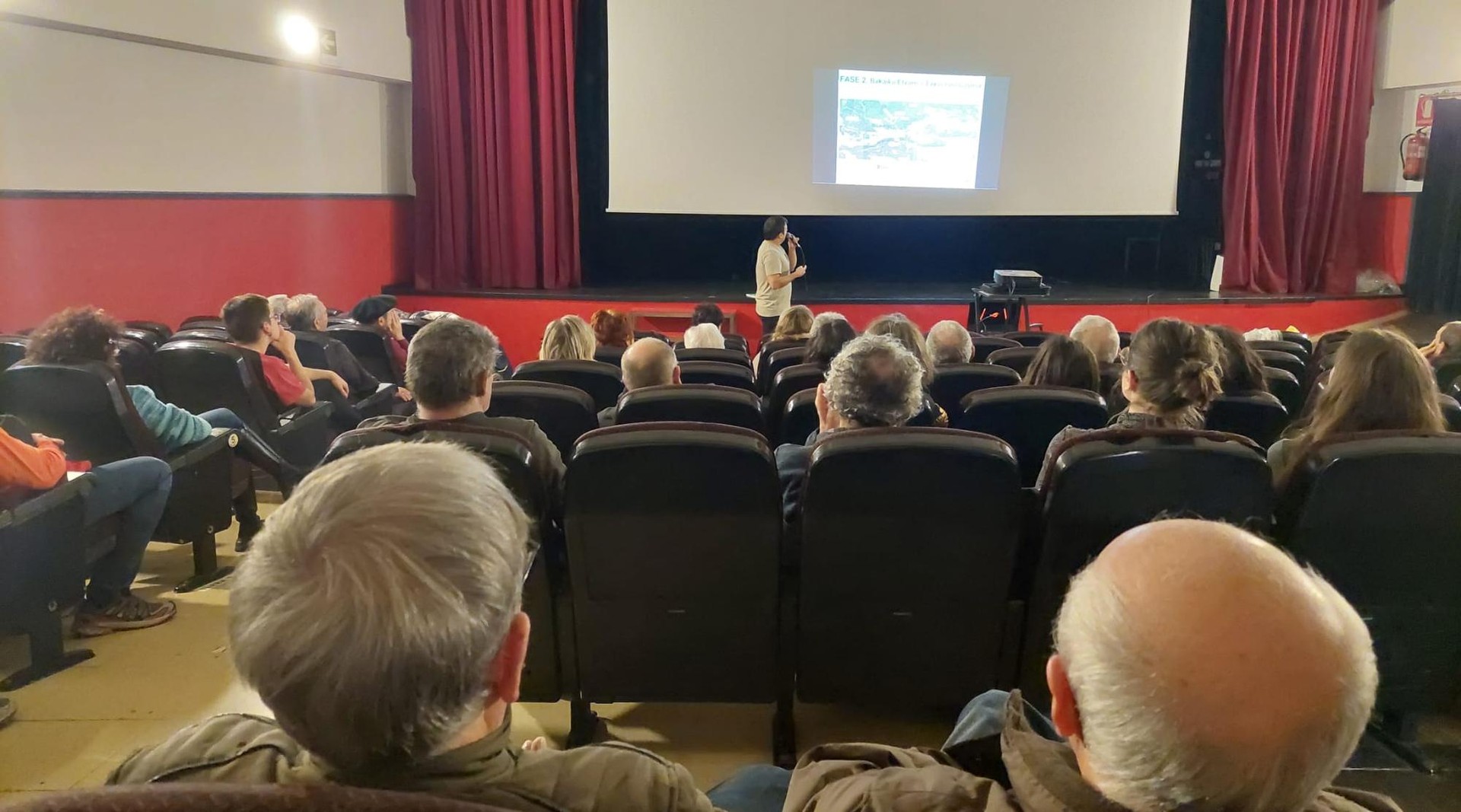AHT azterlanaren inguruan "informatuta egotera" gonbidatu du udalak