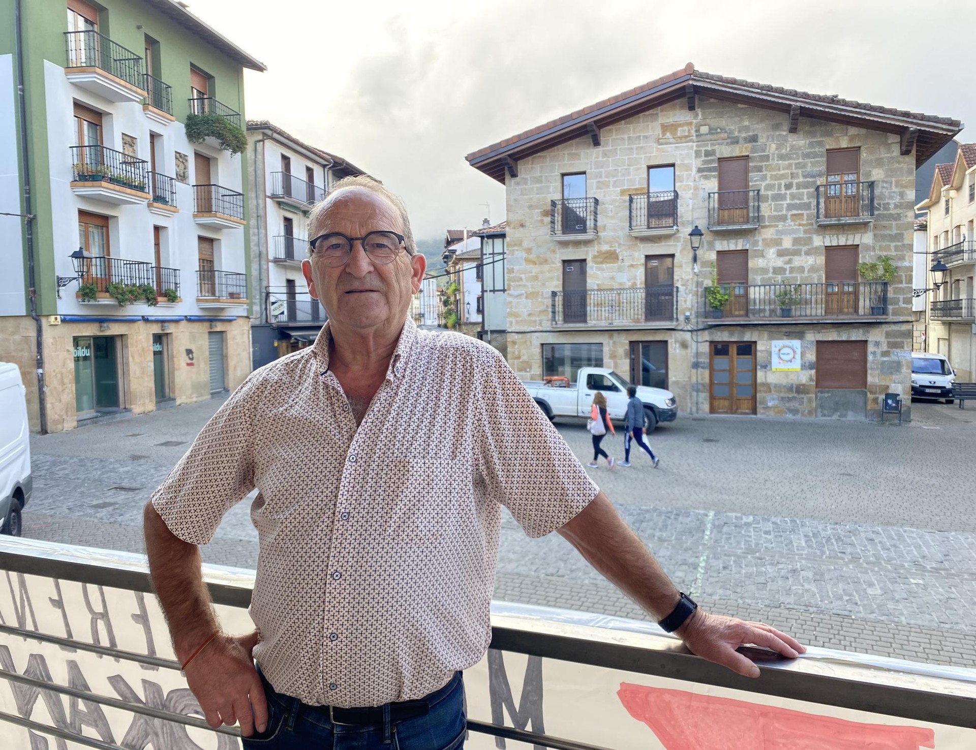 "Nire bizitzak Andra Mari ikastolari lotuta jarraituko du, hil arte"