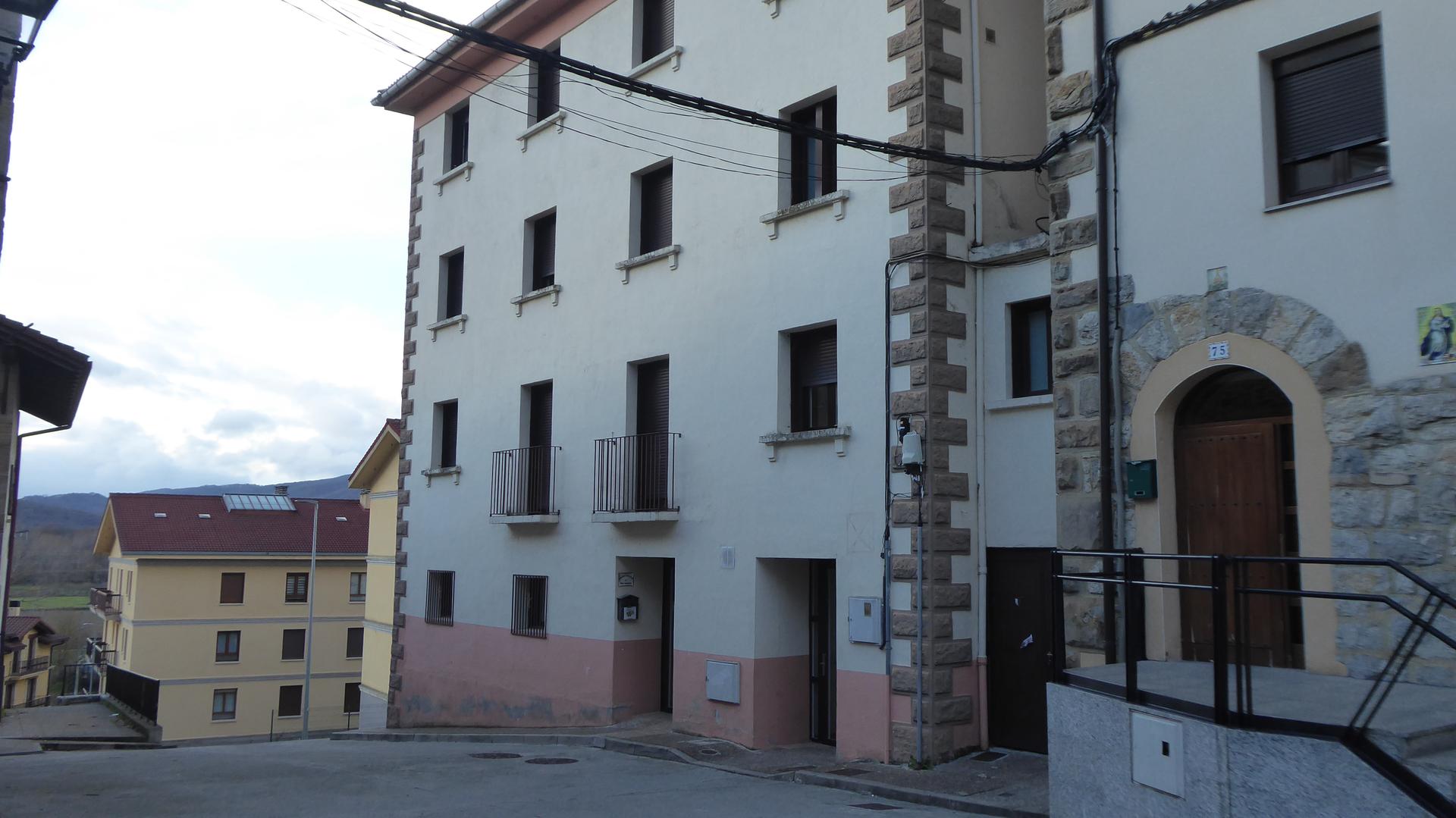 Udalak musika eskolarako premiazko bi lan deialdi egin ditu