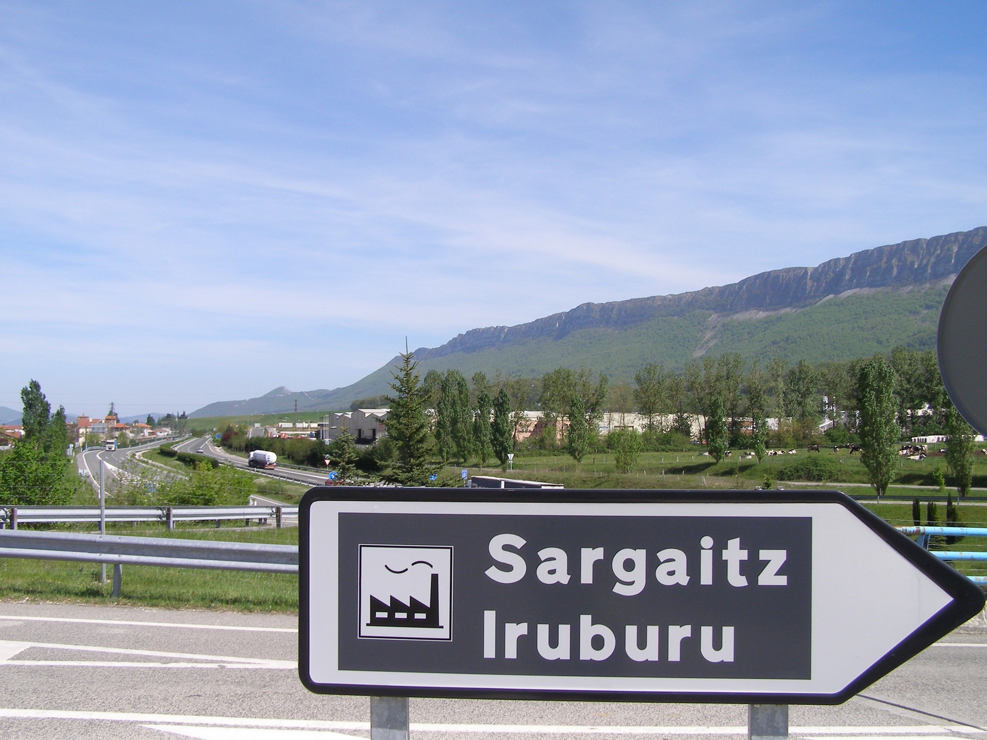 Sei enpresa Sodenaren eta EBSen arteko akordioen onuradun izan ziren