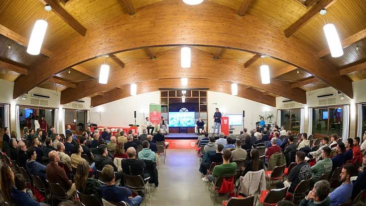 Futbola, pilota eta areto futbola