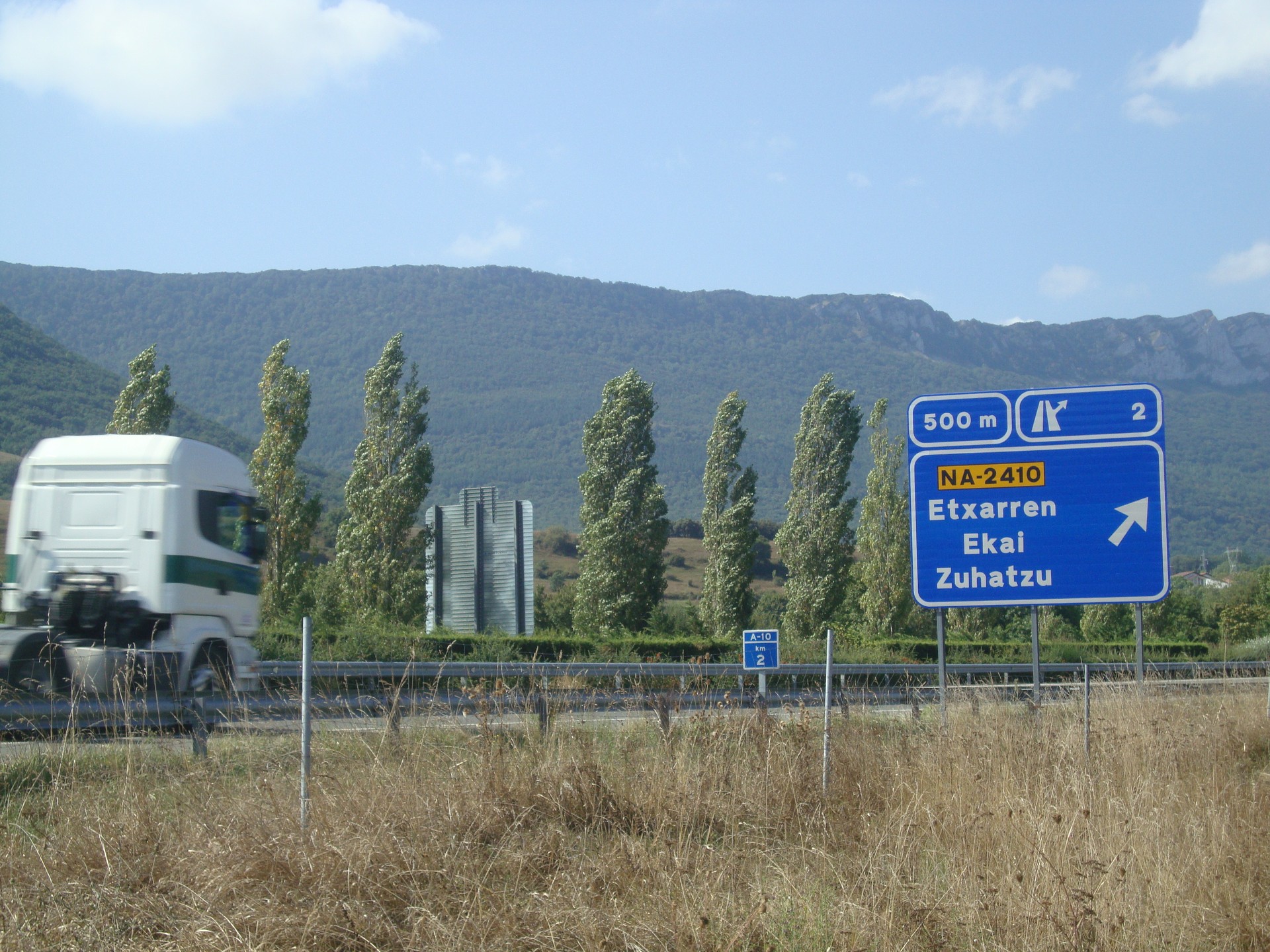 Autobietan ibiltzen diren kamioien % 78 ez da nafarra
