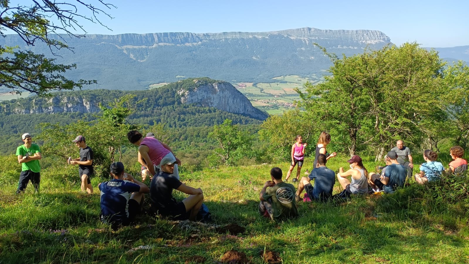 Hiriberriarrek Albirako joan-etorria egin zuten