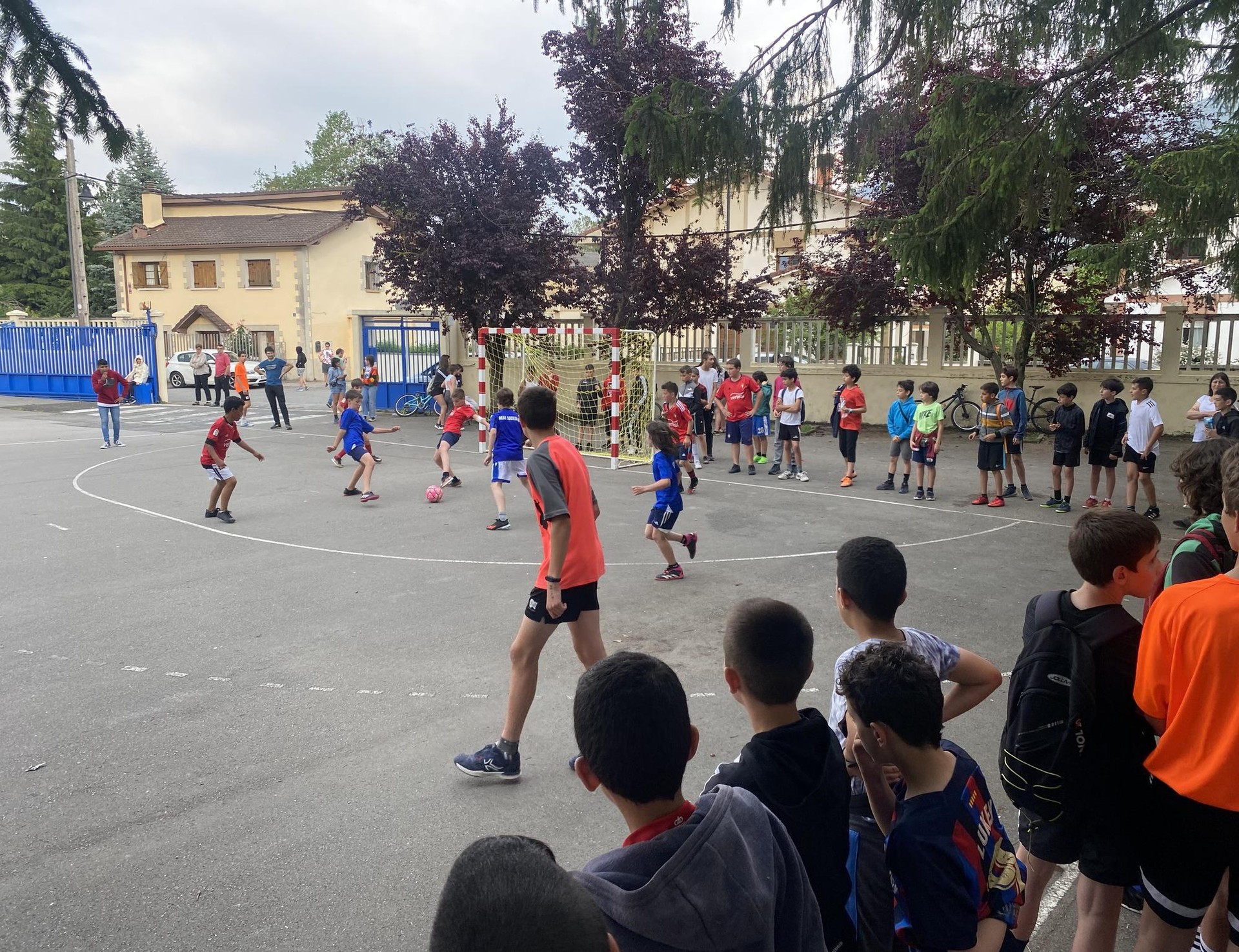 Korazonisten Futsal Txapelketara animatzeko deia