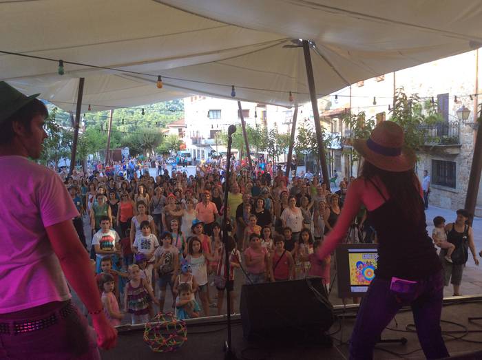Lakuntzako festetako flashmob arrakastatsua
