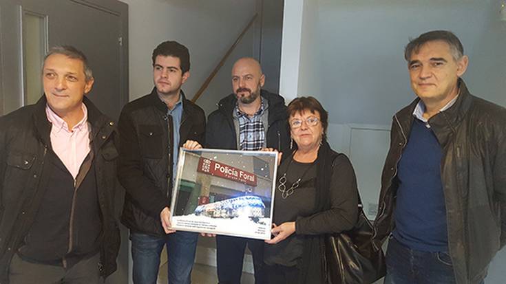 Gobernuak Altsasuko polizia-etxeko foruzainen lana aitortu du