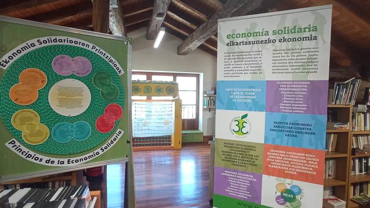 Ekonomia solidarioari buruz hizketan