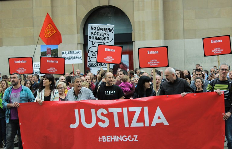 “Nafarroako Gobernuari, beste behin, ausardia eskatu nahi diogu justizia, berdintasuna eta kohesioa daudelako jokoan”