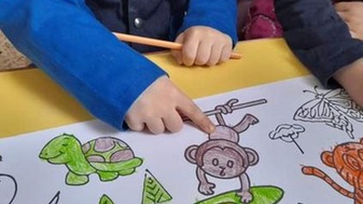 Nafarroako Hezkuntza Publikoan, ratioak jeisteko  herri ekimen legegilearen sinadura bilketaz Narila Mondragonekin