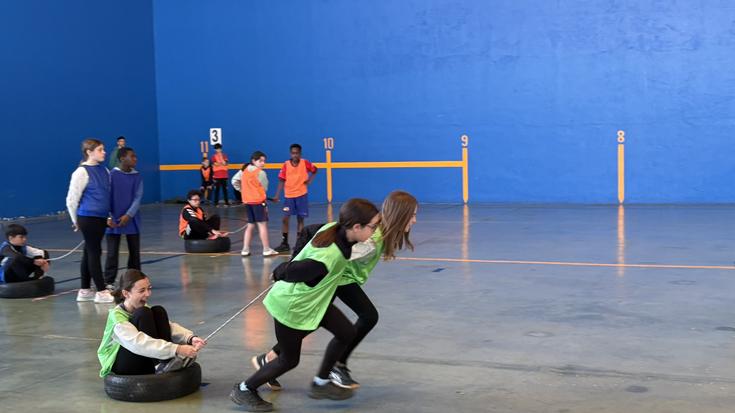 Herri kirolak, mendi lasterketak, txirrindularitza eta futbola
