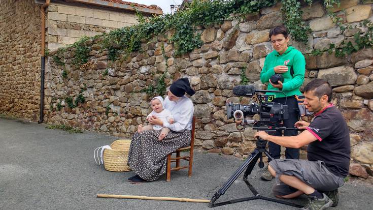 Film baterako haurren casting-a egiten ari dira
