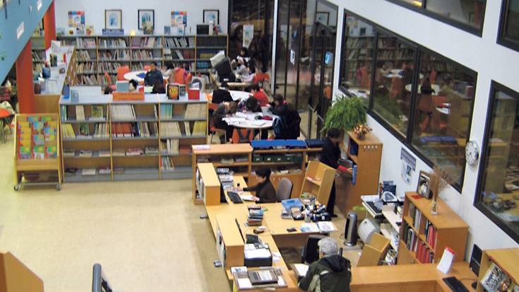 Osasun zerbitzuen erabilera, liburutegiak, politikariak, famatuak eta beste