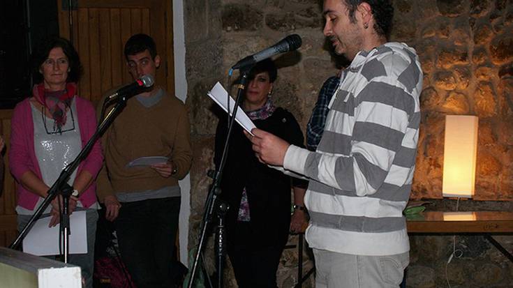 Literaturaren bidez elkartasuna adierazi