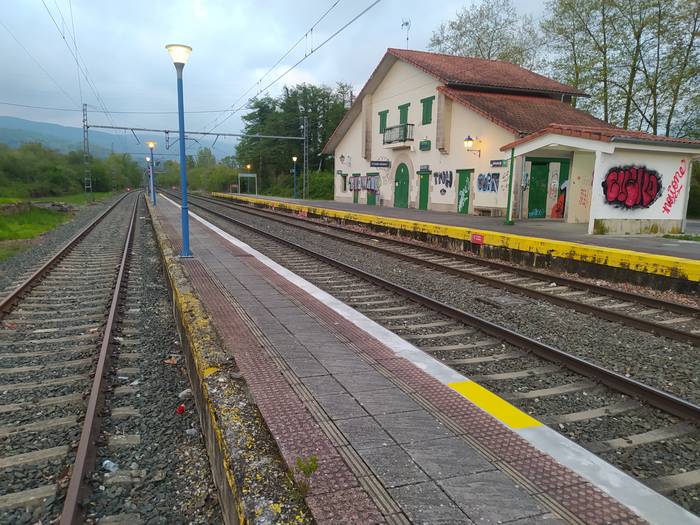 Bi graffitigile atxilotuta