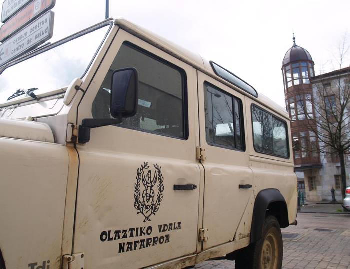 Olatzagutian basozain lanpostua bete nahi dute