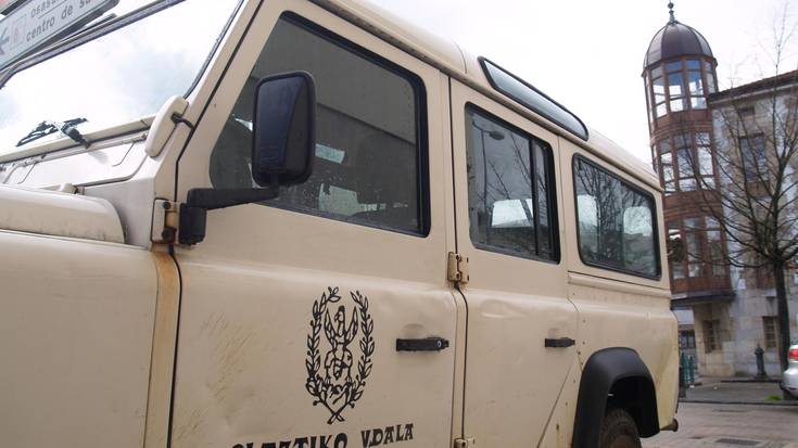 Olatzagutian basozain lanpostua bete nahi dute