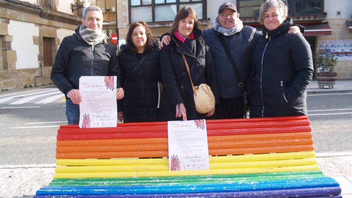 "Aldarrikatzeko asko dago giza eskubideen egunean"