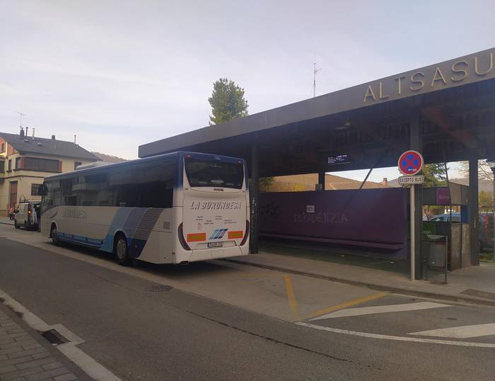 Altsasuko Udalak asteburuetarako gaueko autobus zerbitzua eskatu du
