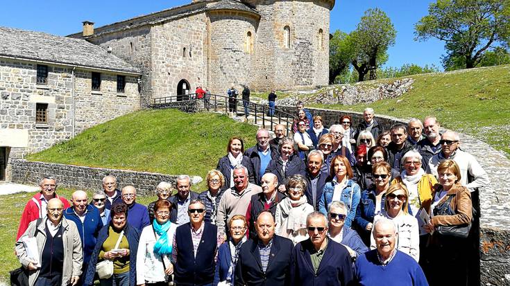 Aralarko kofradiak Deiherri etxea berritzea erabaki du