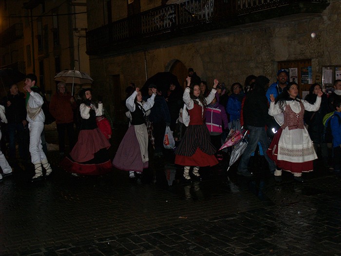 Kintoak zortzikoa dantzatzen - 18