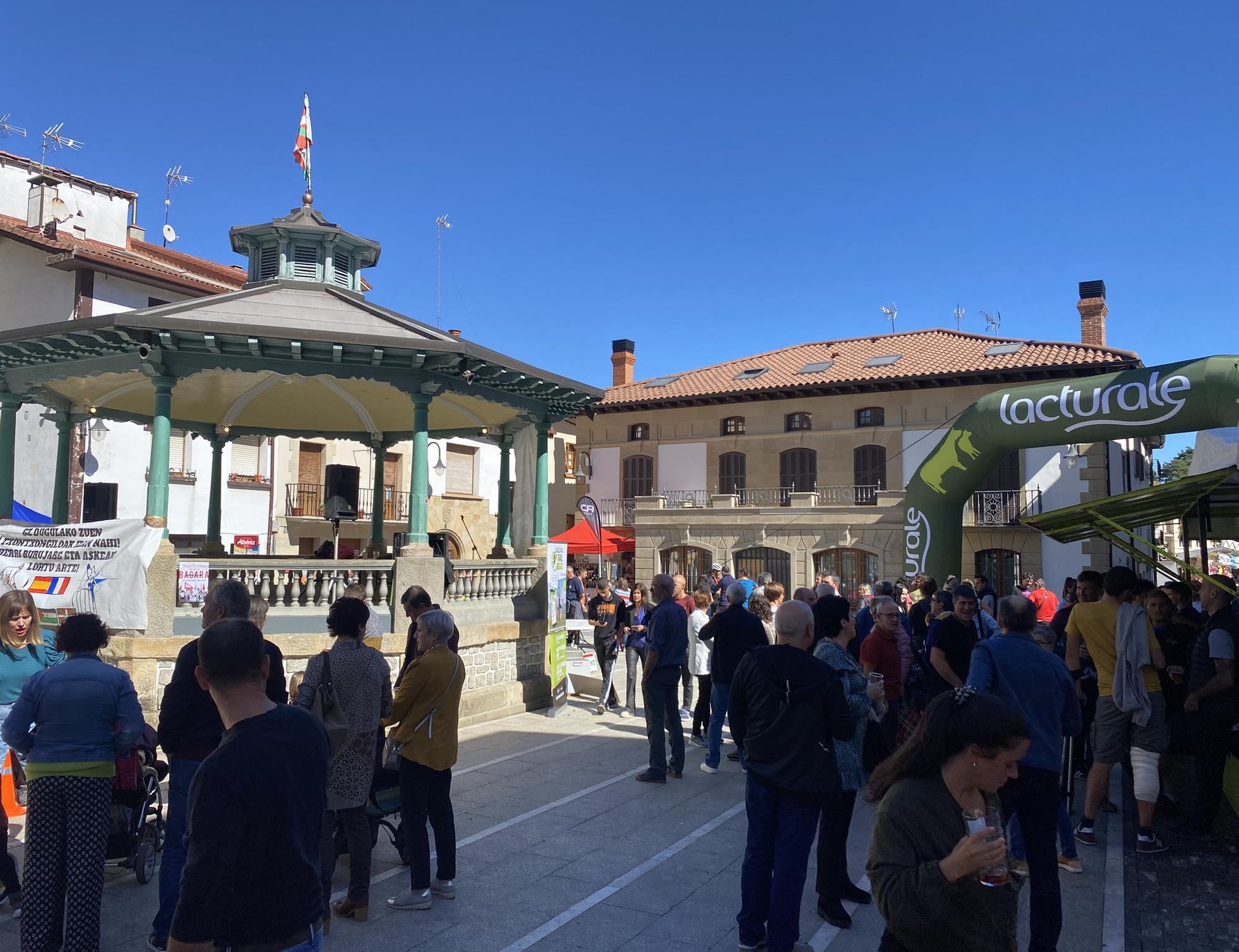 San Migel festak Olaztin