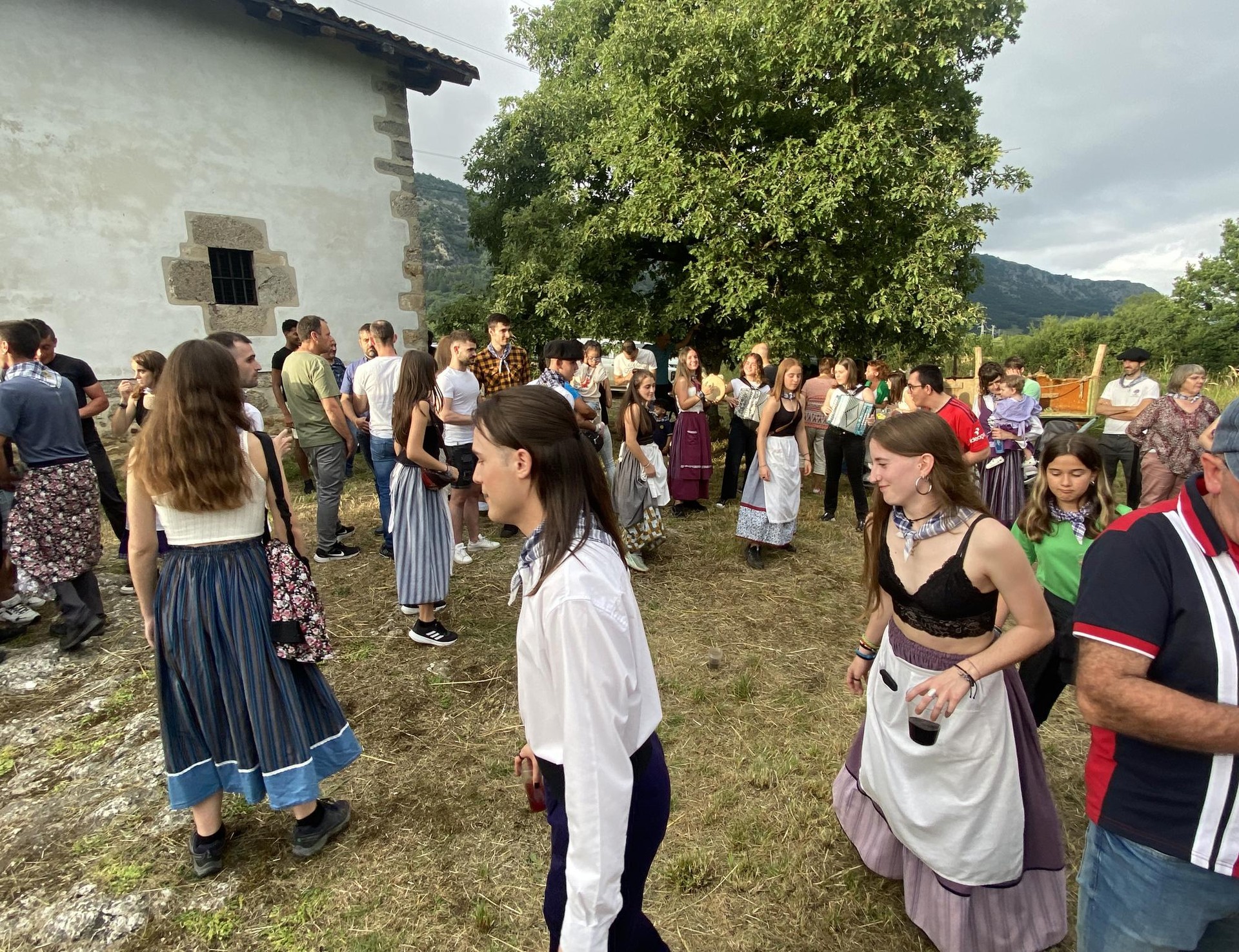 Arruazuko San Pedrora erromeria, festei hasiera emateko