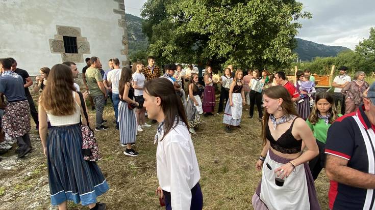 Arruazuko San Pedrora erromeria, festei hasiera emateko