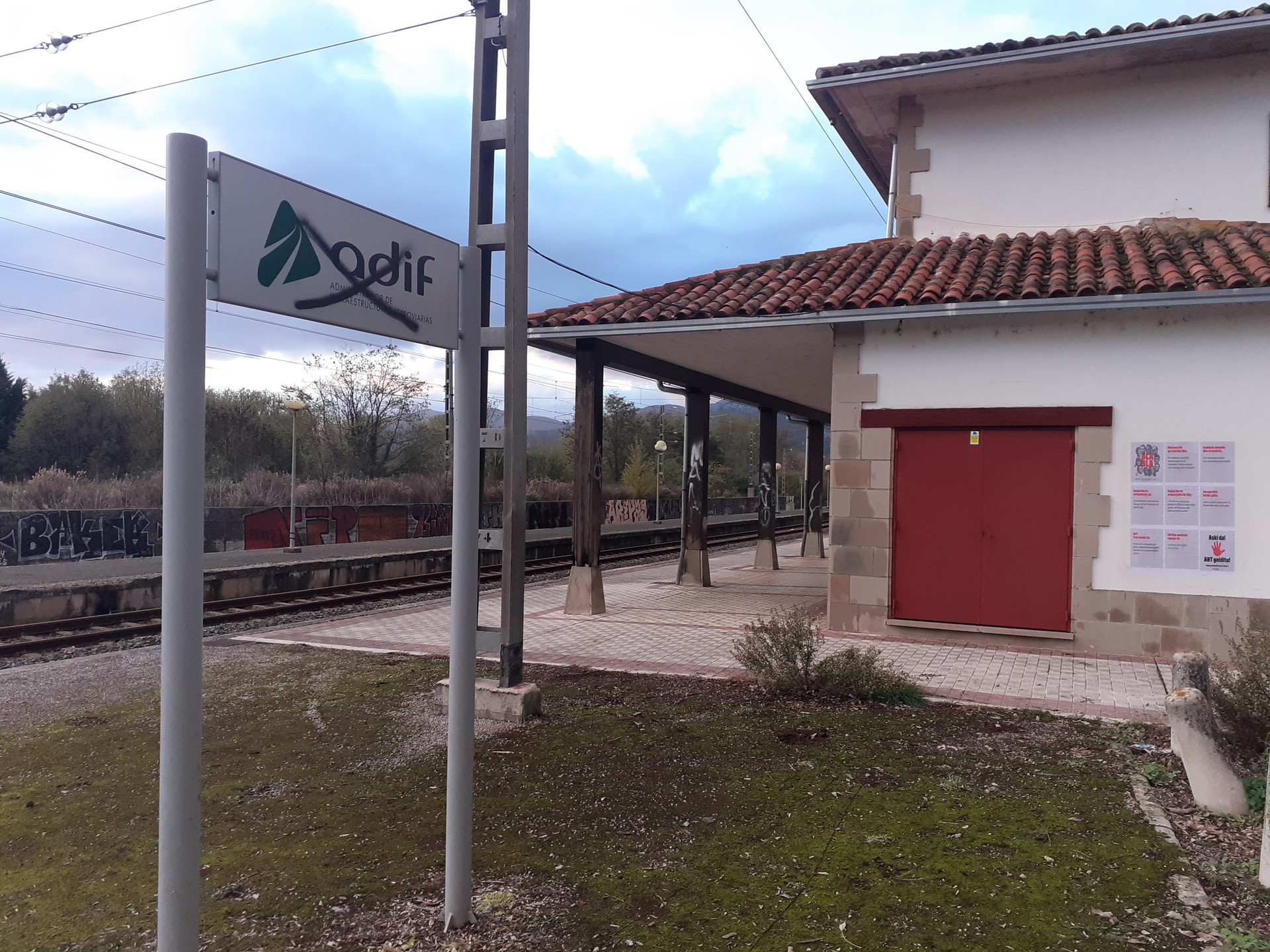 Sortuk tren sozialaren alde eta AHTren kontra egin du