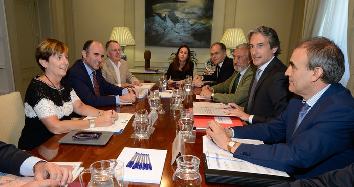 Hego Euskal Herriko AHTren lotura abendurako zehaztuta egonen da